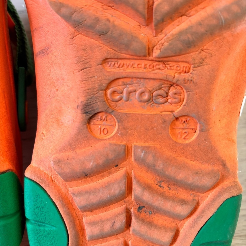 CROCS x CARROTS men’s Orange and Green utility crocs size 10 - Picture 3 of 4